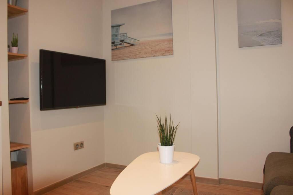 L36 Sea View Terrace 10min Walking To Sea/parking & Ac Appartamento